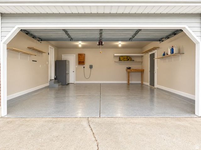 3401 W SUNNYBROOK DR, West Valley City, UT 84119
