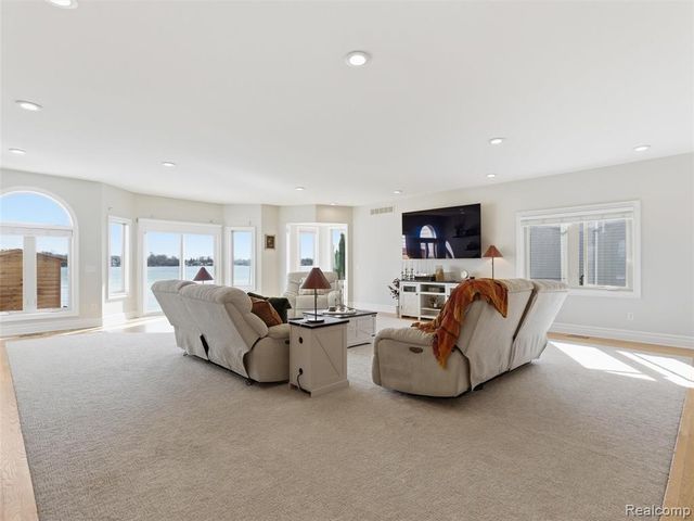 12183 Margaret Drive, Fenton, MI 48430