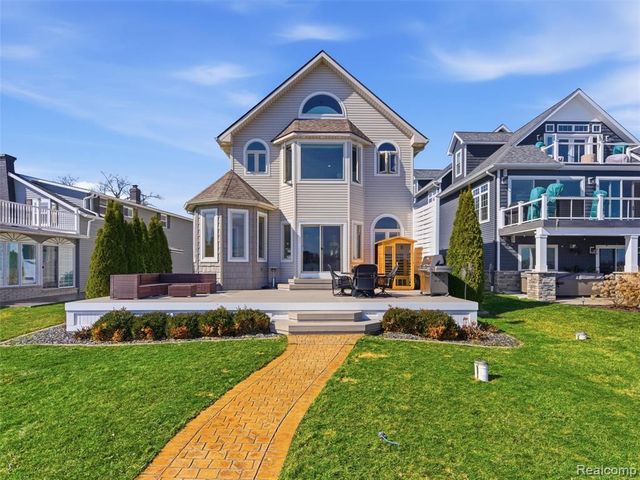 12183 Margaret Drive, Fenton, MI 48430
