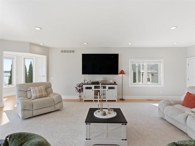 12183 Margaret Drive, Fenton, MI 48430