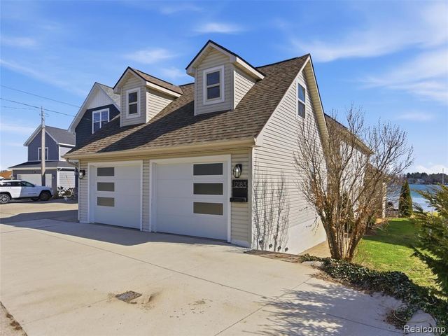 12183 Margaret Drive, Fenton, MI 48430