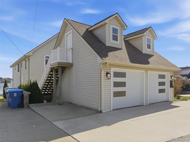 12183 Margaret Drive, Fenton, MI 48430