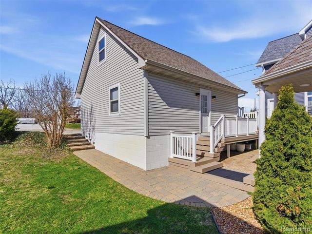 12183 Margaret Drive, Fenton, MI 48430