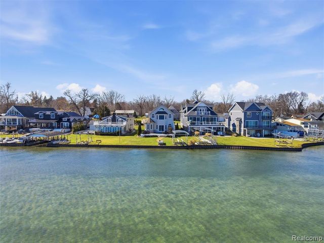 12183 Margaret Drive, Fenton, MI 48430