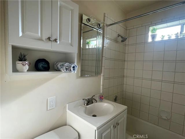 6056 Camerino, Lakewood, CA 90713