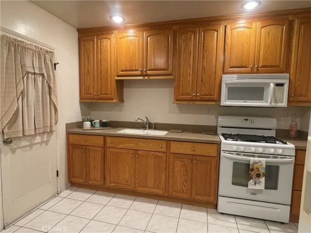 6056 Camerino, Lakewood, CA 90713