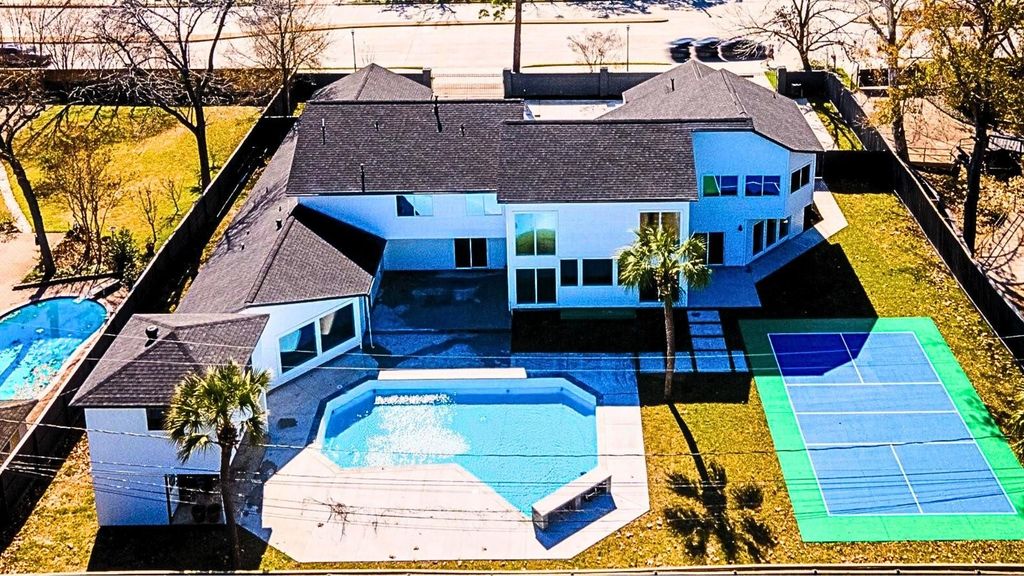 12564 Memorial Drive, Houston, TX 77024