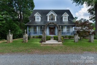 150 8th Avenue, New London, NC 28127