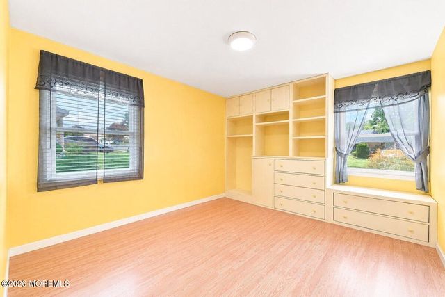 53 Ivy Way, Aberdeen, NJ 07747