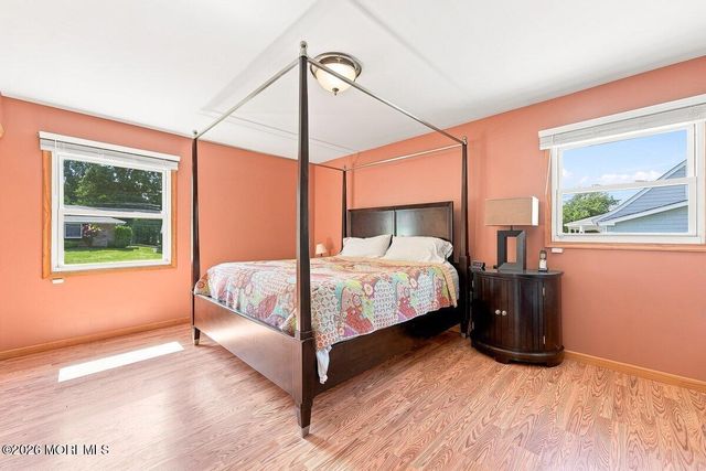 53 Ivy Way, Aberdeen, NJ 07747