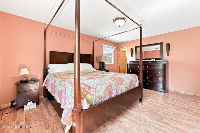 53 Ivy Way, Aberdeen, NJ 07747