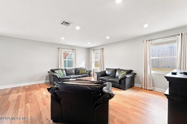 53 Ivy Way, Aberdeen, NJ 07747