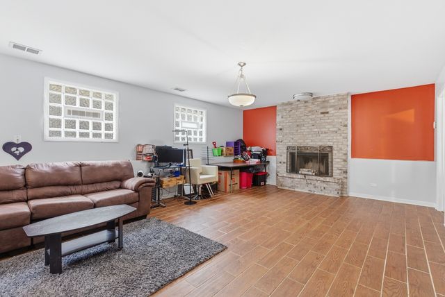 2736 E Goodrich Avenue E, Burnham, IL 60633