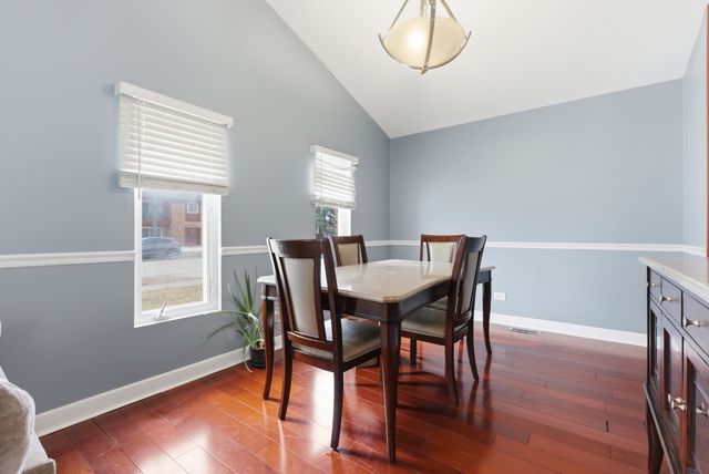 2736 E Goodrich Avenue E, Burnham, IL 60633