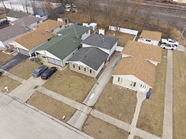 2736 E Goodrich Avenue E, Burnham, IL 60633