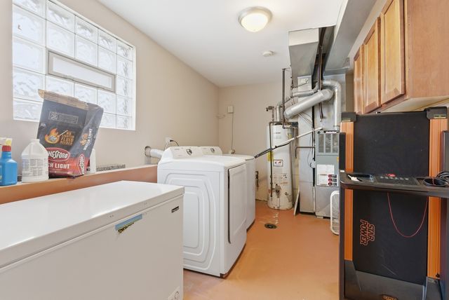 2736 E Goodrich Avenue E, Burnham, IL 60633