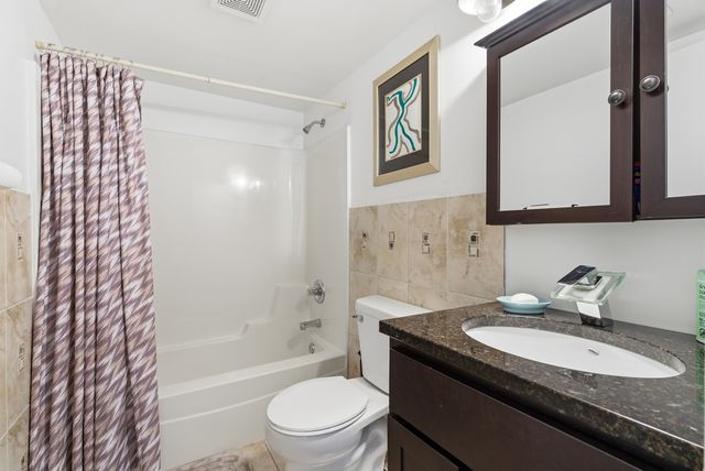 2736 E Goodrich Avenue E, Burnham, IL 60633