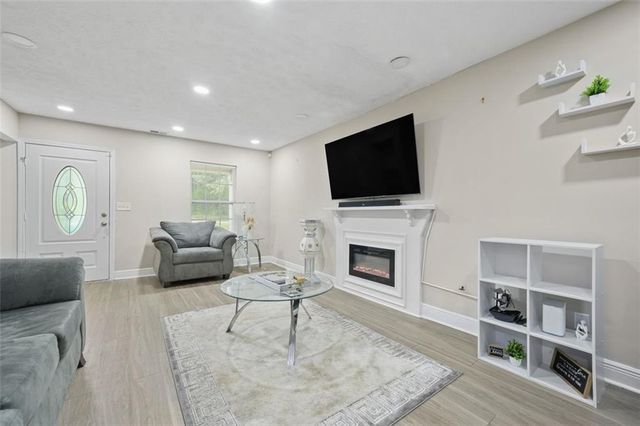 5242 Mccarter Station, Stone Mountain, GA 30088