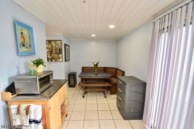 21 Constitution Way, Franklin Boro, NJ 07416