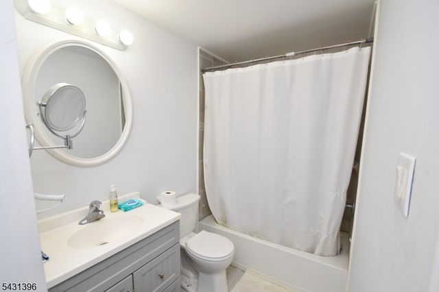 21 Constitution Way, Franklin Boro, NJ 07416