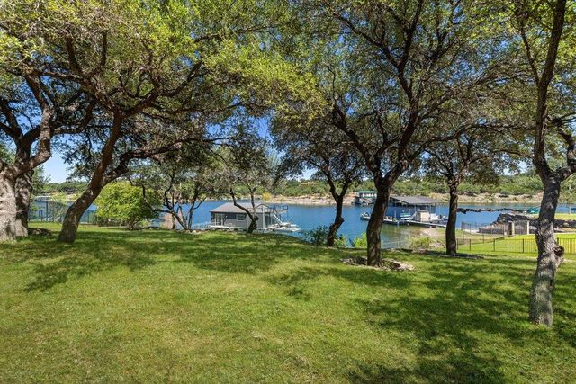 909 Brooks Hollow RD, Lakeway, TX 78734