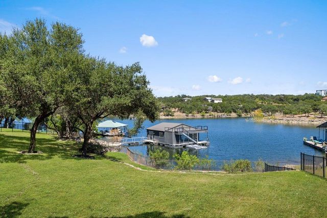 909 Brooks Hollow RD, Lakeway, TX 78734