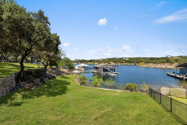 909 Brooks Hollow RD, Lakeway, TX 78734