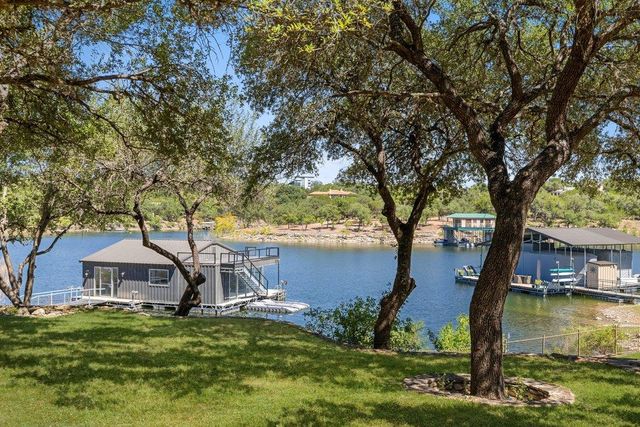 909 Brooks Hollow RD, Lakeway, TX 78734