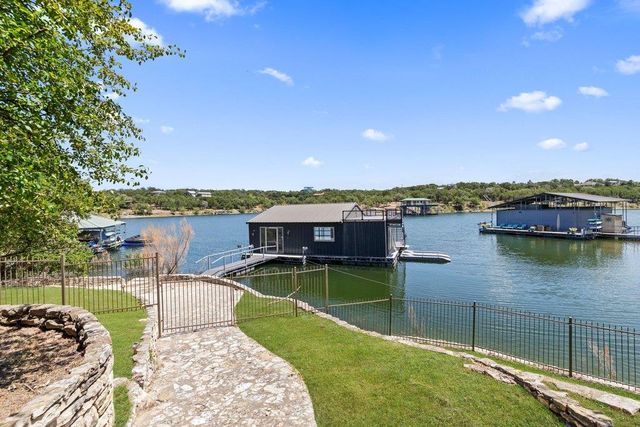 909 Brooks Hollow RD, Lakeway, TX 78734