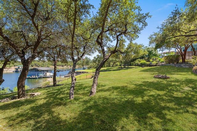 909 Brooks Hollow RD, Lakeway, TX 78734