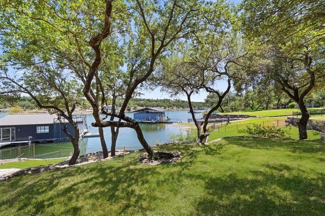 909 Brooks Hollow RD, Lakeway, TX 78734