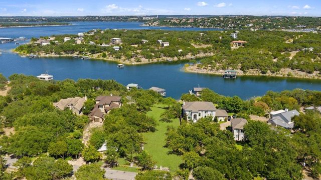 909 Brooks Hollow RD, Lakeway, TX 78734