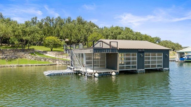 909 Brooks Hollow RD, Lakeway, TX 78734