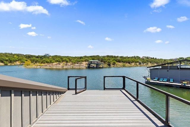 909 Brooks Hollow RD, Lakeway, TX 78734