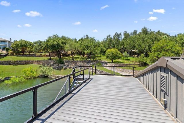 909 Brooks Hollow RD, Lakeway, TX 78734