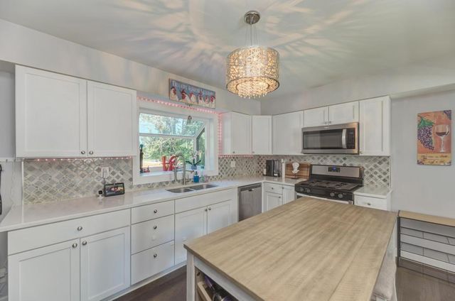 22557 S CARRIE Avenue, Channahon, IL 60410