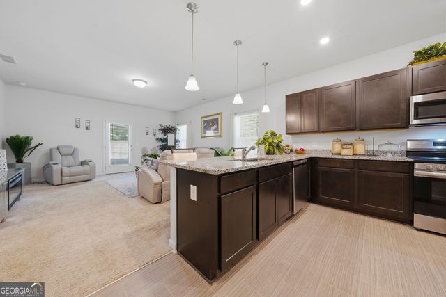 637 Simmons Drive, Temple, GA 30179