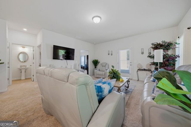 637 Simmons Drive, Temple, GA 30179
