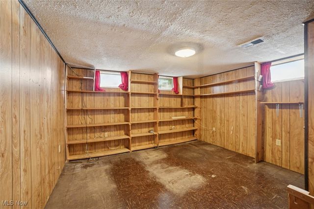 6145 Winchester Drive, Seven Hills, OH 44131