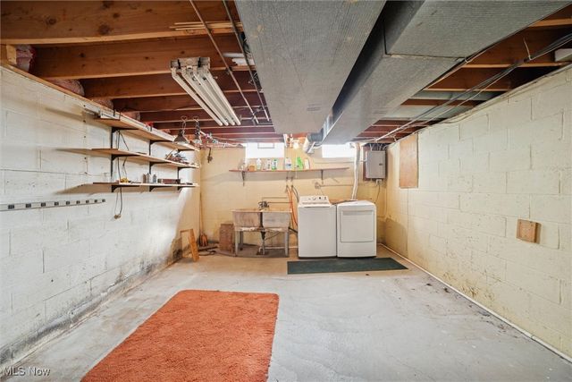 6145 Winchester Drive, Seven Hills, OH 44131