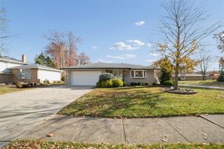 6145 Winchester Drive, Seven Hills, OH 44131