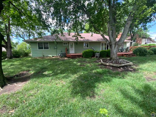 1956 SW Navajo LN, Topeka, KS 66604
