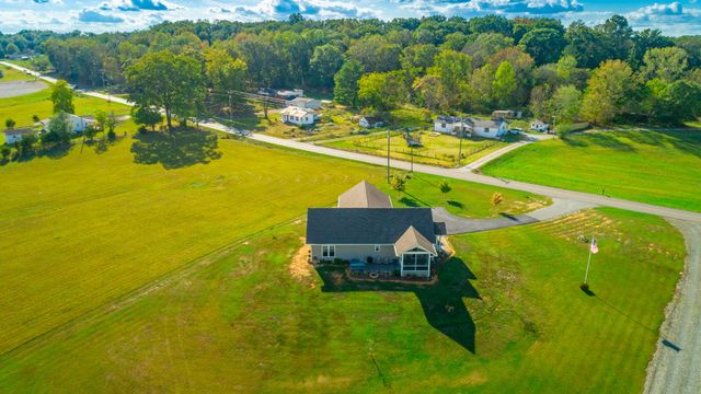 326 Benton Station Road, Benton, TN 37307