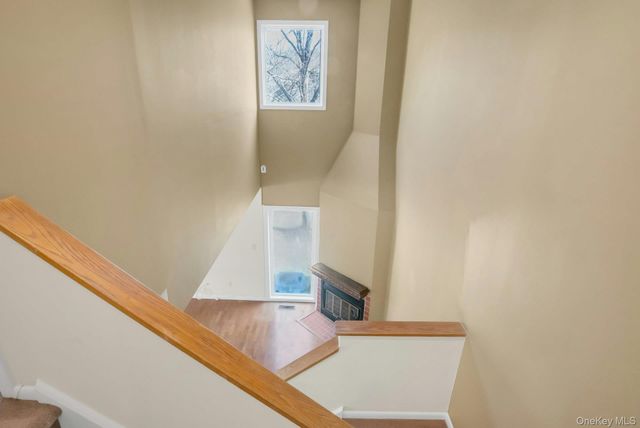 1 Spring Pond Drive 1, Ossining, NY 10562