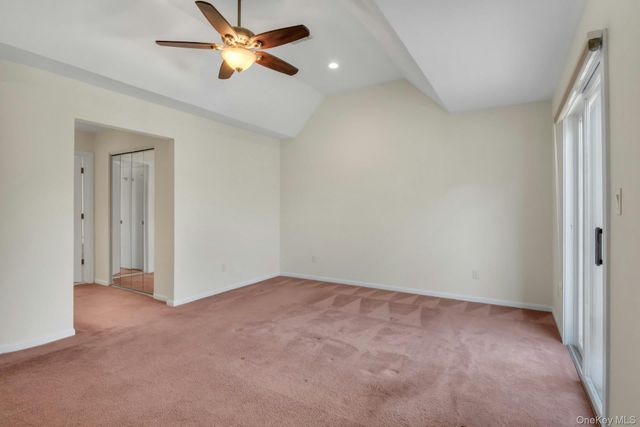 1 Spring Pond Drive 1, Ossining, NY 10562