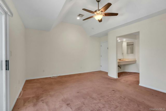 1 Spring Pond Drive 1, Ossining, NY 10562