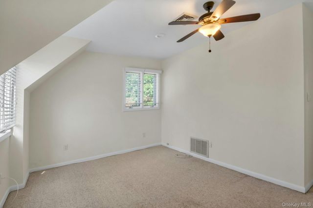 1 Spring Pond Drive 1, Ossining, NY 10562