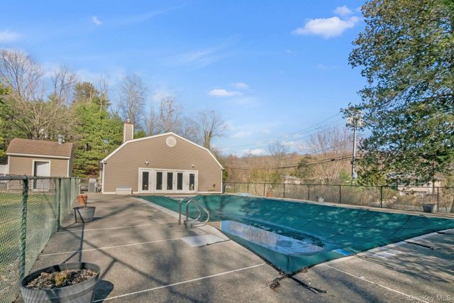 1 Spring Pond Drive 1, Ossining, NY 10562