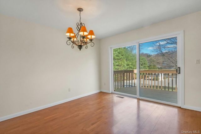 1 Spring Pond Drive 1, Ossining, NY 10562