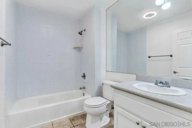 9860 Dale Ave A12, Spring Valley, CA 91977